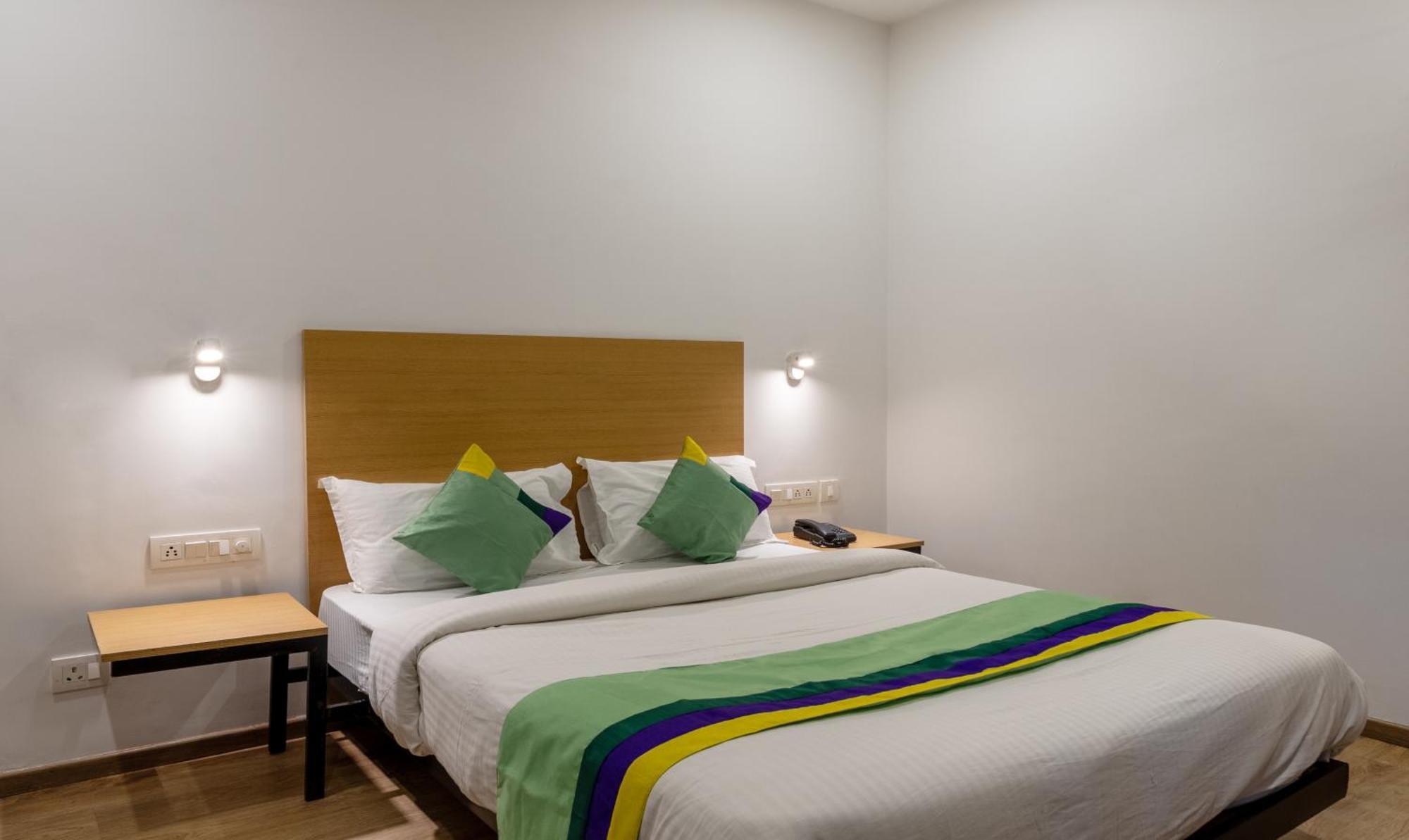 Treetops Inn Τσενάι Εξωτερικό φωτογραφία