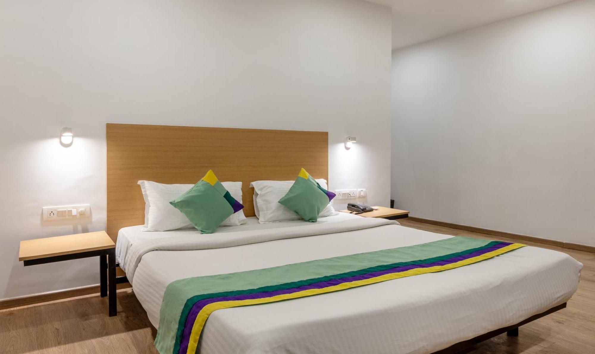 Treetops Inn Τσενάι Εξωτερικό φωτογραφία